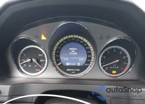 2009 Mercedes-Benz C 63 Amg z USA, uszkodzony, nr VIN WDDGF77XX9F307085